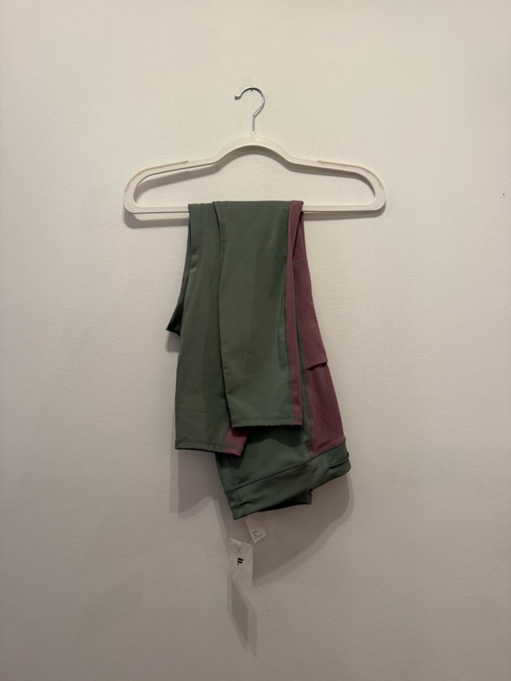 Khloe Kardashian Two-Tone Active Leggings in Green & Mauve with drawstring